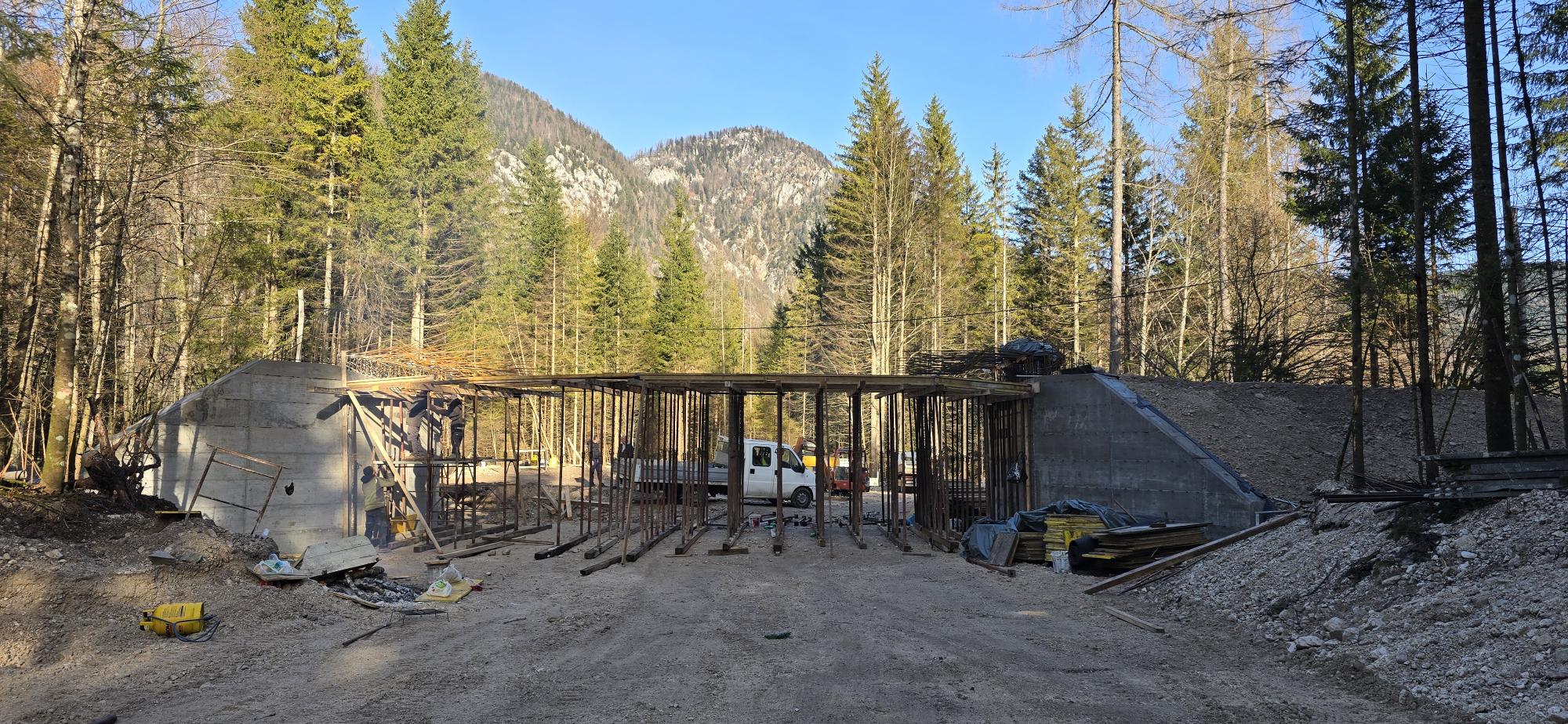 Most čez Krmarico v Zg. Radovni